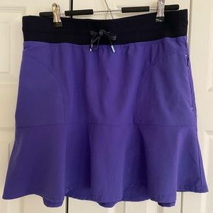 Title Nine pull on flared skort in Sz M